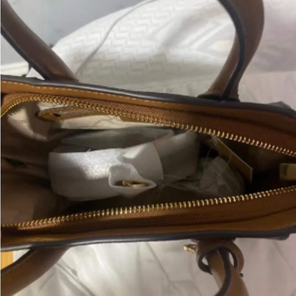 Michael Kors - Picture 2 of 2